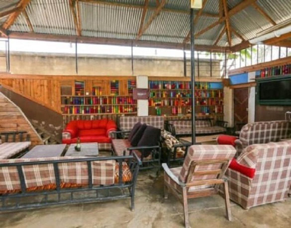 Imagen de los interiores del Hotel AMANI HOSTEL. Foto 8