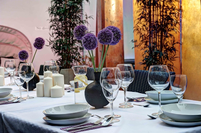 Imagen del bar/restaurante del Hotel AMANO Düsseldorf. Foto 3