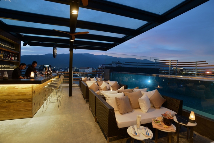 Imagen de la piscina del Hotel AMANOR Hotel Chiang Mai. Foto 15