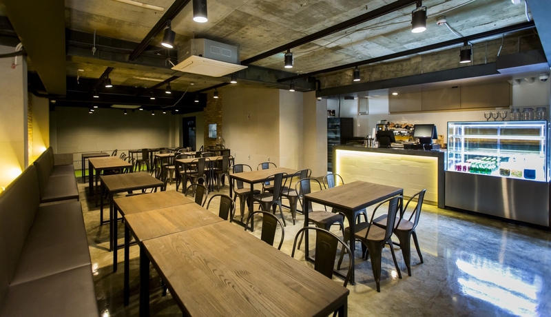 Imagen del bar/restaurante del Hotel AMASS. Foto 4