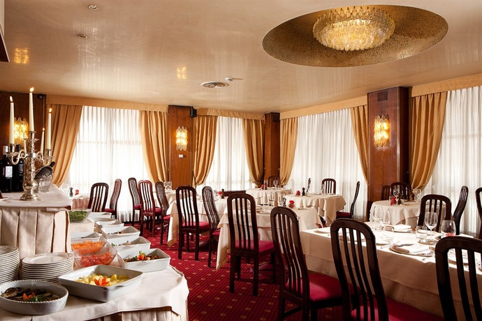 Imagen del bar/restaurante del Hotel AMBASCIATORI, Mestre. Foto 3