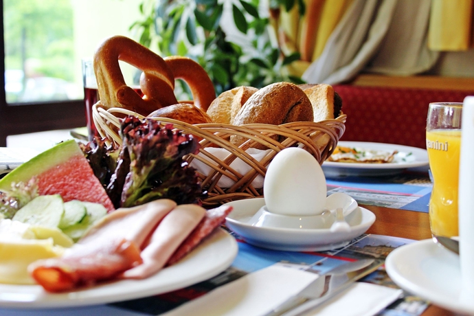 Imagen del bar/restaurante del Hotel AMBER ECONTEL Berlin Charlottenburg. Foto 7