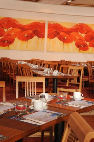 Imagen del bar/restaurante del Hotel AMBER ECONTEL Berlin Charlottenburg. Foto 9