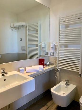 Imagen de la habitación del Hotel AMEDIA Hotel Noventa. Foto 13