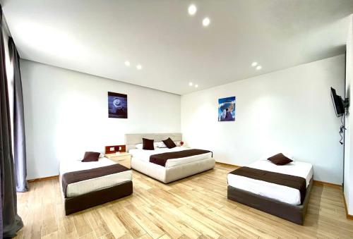 Imagen de la habitación del Hotel AMH Durres. Foto 12