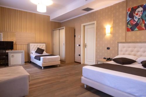 Imagen de la habitación del Hotel AMH Durres. Foto 20