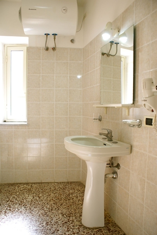 Imagen de la habitación del Hotel AMICI. Foto 1