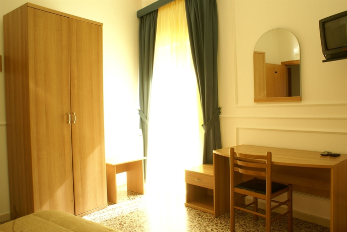 Imagen de la habitación del Hotel AMICI. Foto 3