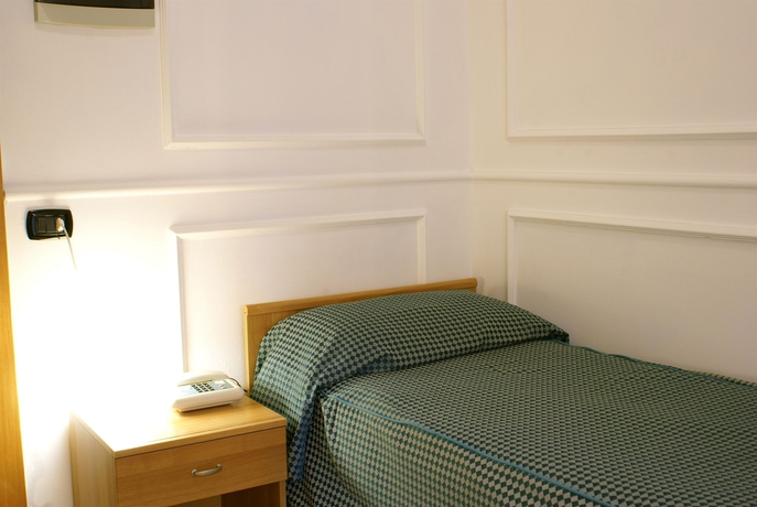 Imagen de la habitación del Hotel AMICI. Foto 6