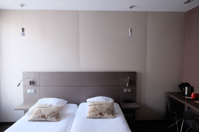 Imagen de la habitación del Hotel AMIRAL-FONDARY. Foto 13