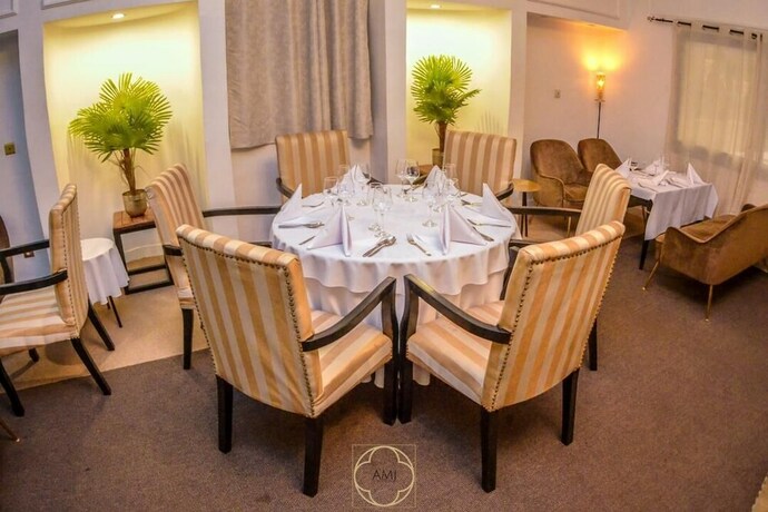 Imagen general del Hotel AMJ. Foto 11