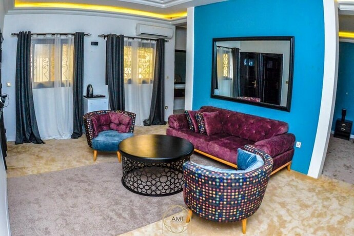 Imagen general del Hotel AMJ. Foto 14