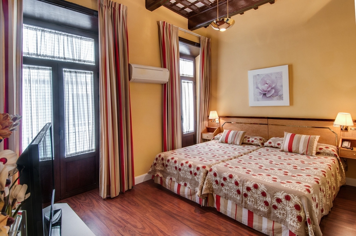 Imagen de la habitación del Hotel ANACAPRI, Granada. Foto 5