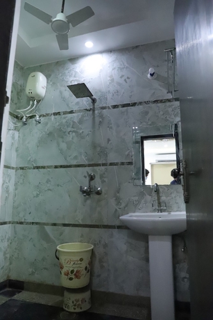Imagen de la habitación del Hotel ANAND SEWA DHAM. Foto 7