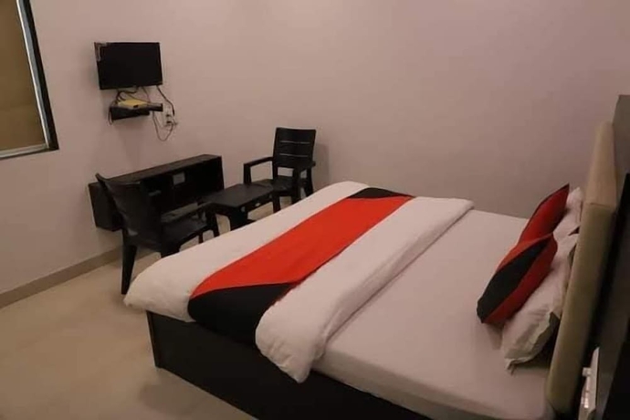 Imagen de la habitación del Hotel ANAND SEWA DHAM. Foto 8