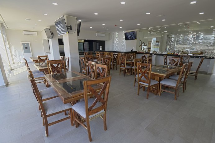 Imagen del bar/restaurante del Hotel ANB Aeropuerto Guadalajara. Foto 3