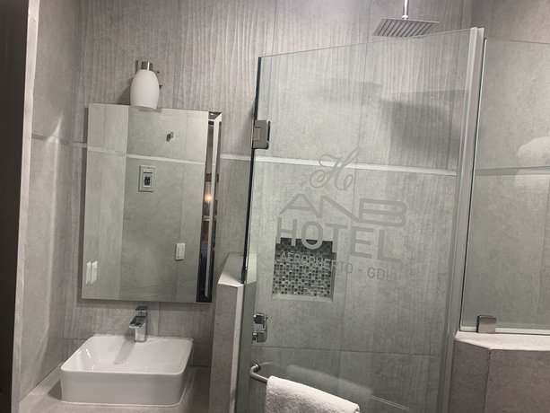 Imagen de la habitación del Hotel ANB Aeropuerto Guadalajara. Foto 14