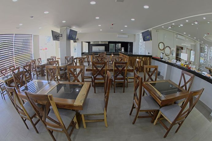 Imagen del bar/restaurante del Hotel ANB Aeropuerto Guadalajara. Foto 7