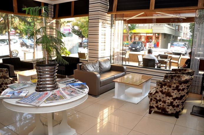 Imagen de los interiores del Hotel ANITPARK. Foto 10