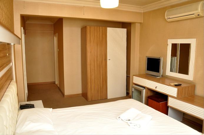 Imagen de la habitación del Hotel ANITPARK. Foto 8