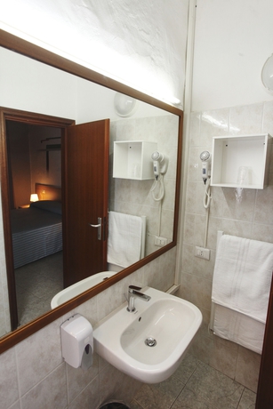 Imagen de la habitación del Hotel ANTONandART. Foto 11