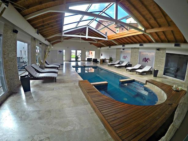 Imagen de la piscina del Hotel ANTU MALAL. Foto 12
