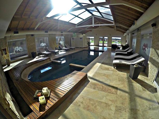 Imagen de la piscina del Hotel ANTU MALAL. Foto 13