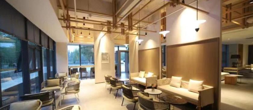 Imagen de los interiores del Hotel ANYUE LAKESIDE HOTEL. Foto 18