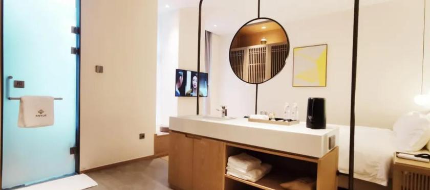 Imagen de la habitación del Hotel ANYUE LAKESIDE HOTEL. Foto 12