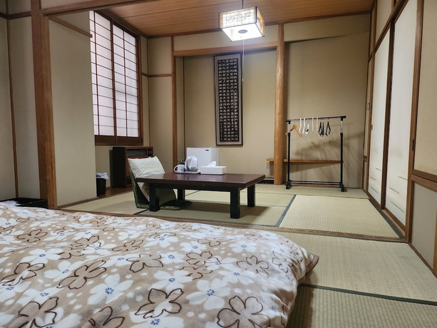 Imagen de la habitación del Hotel AOKI. Foto 7