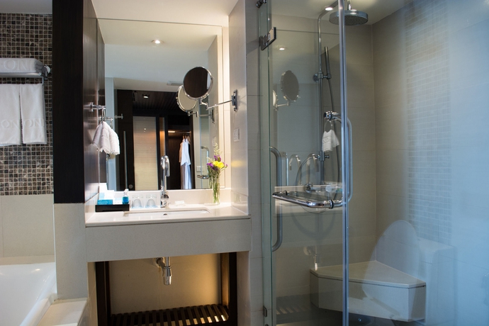 Imagen de la habitación del Hotel A-ONE Pattaya Beach Resort. Foto 7