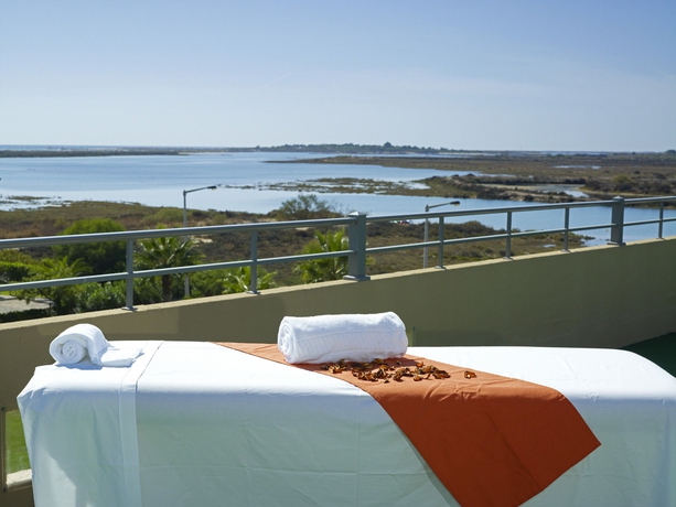 Imagen de la piscina del Hotel AP Cabanas Beach and Nature. Foto 13
