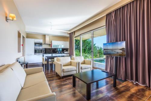 Imagen de la habitación del Hotel AP Lago Montargil Conference & Spa. Foto 15