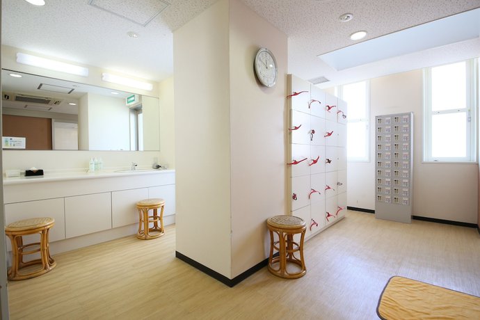 Imagen de la piscina del Hotel APA Hotel Yokohama-Kannai. Foto 19