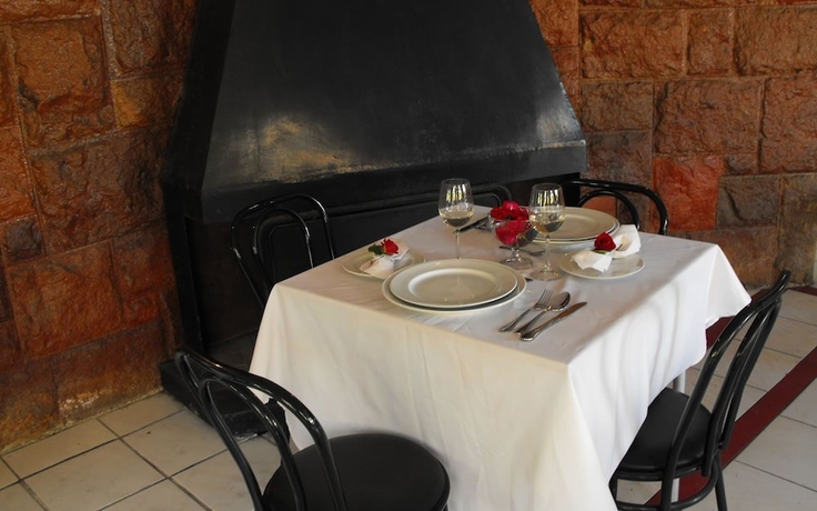 Imagen del bar/restaurante del Hotel APART HOTEL COSTA RE&Ntilde;ACA. Foto 5