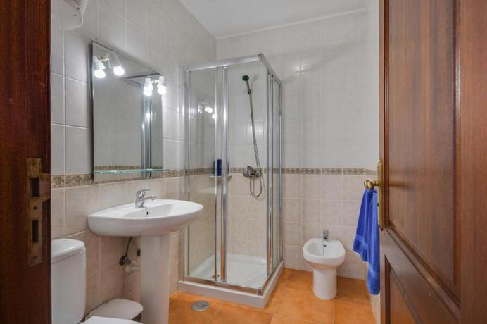 Imagen de la habitación del Hotel APARTAMENTOS FLOR. Foto 4