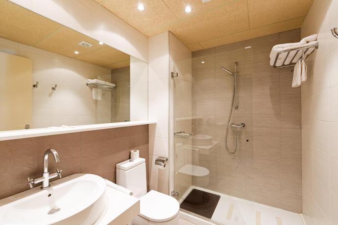 Imagen de la habitación del Hotel APARTAMENTOS TRAINERA. Foto 11