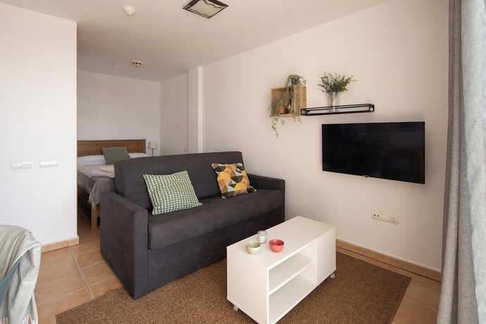 Imagen de la habitación del Hotel APARTAMENTOS TROPICALIA ALMU&Ntilde;ECAR. Foto 3