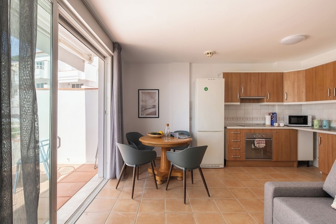 Imagen de la habitación del Hotel APARTAMENTOS TROPICALIA ALMU&Ntilde;ECAR. Foto 4