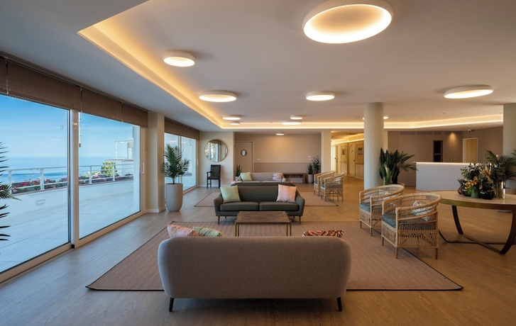 Imagen de los interiores del Hotel APARTAMENTOS TROPICALIA ALMU&Ntilde;ECAR. Foto 10