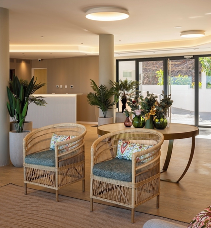 Imagen de los interiores del Hotel APARTAMENTOS TROPICALIA ALMU&Ntilde;ECAR. Foto 13