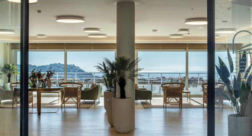 Imagen de los interiores del Hotel APARTAMENTOS TROPICALIA ALMU&Ntilde;ECAR. Foto 14