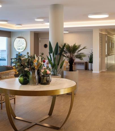 Imagen de los interiores del Hotel APARTAMENTOS TROPICALIA ALMU&Ntilde;ECAR. Foto 16