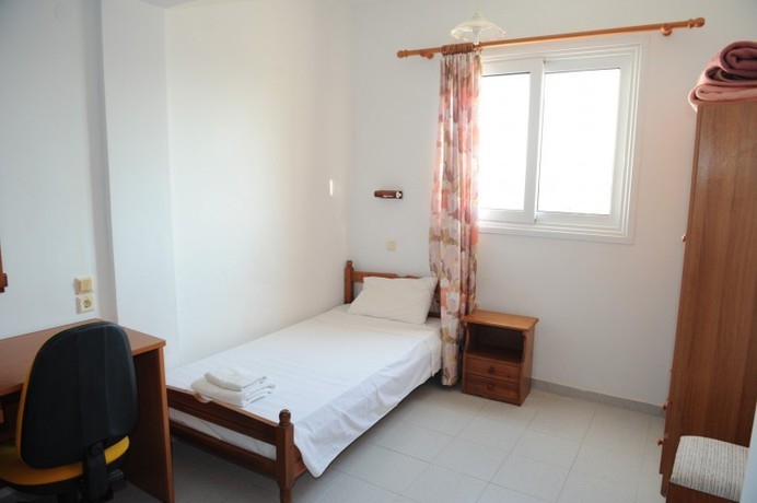 Imagen de la habitación del Hotel APARTHOTEL CHRYSANTHI. Foto 3