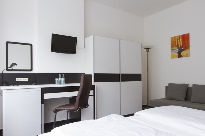 Imagen de la habitación del Hotel APARTHOTEL VEGA. Foto 2