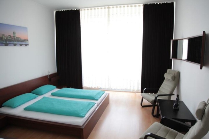 Imagen de la habitación del Hotel APARTHOTEL VEGA. Foto 16