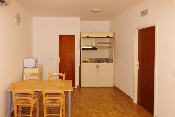 Imagen general del Hotel APARTMENT MEDENA. Foto 4