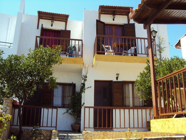 Imagen de los exteriores del Hotel APARTMENTS ELGONI. Foto 11