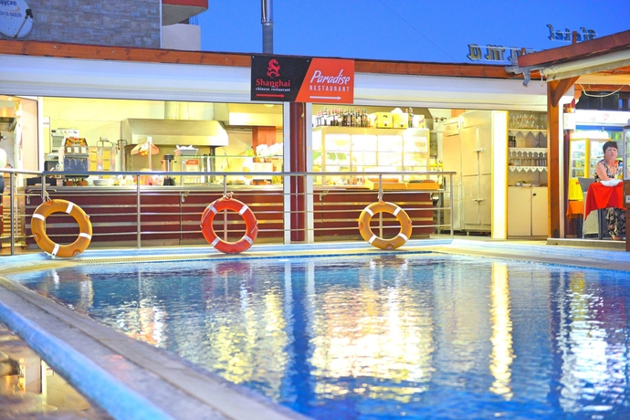 Imagen de la piscina del Hotel APARTMENTS PANORAMA. Foto 14