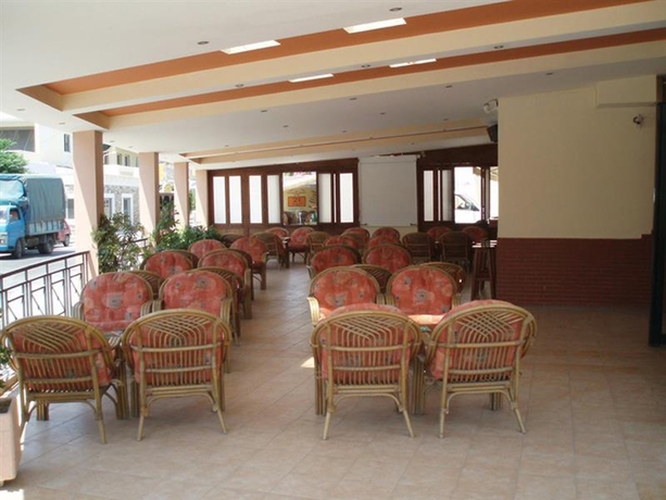 Imagen general del Hotel APARTMENTS ZOUBOULIA. Foto 4